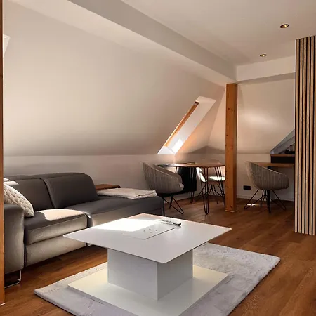 Design Dachgeschoss Apartman